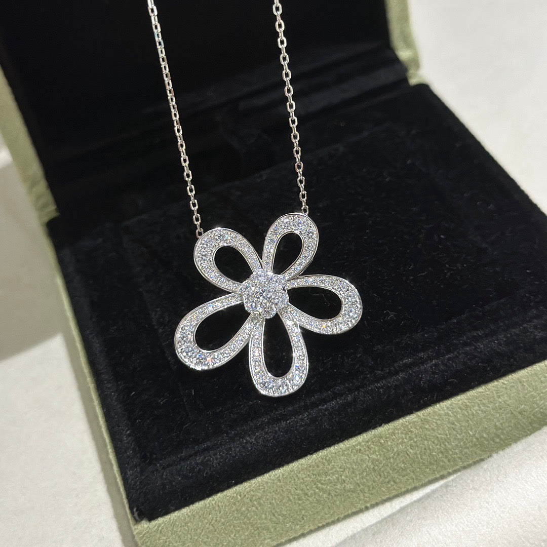 [⭐Glow Musel]FLOWERLACE NECKLACE FULL DIAMONDS
