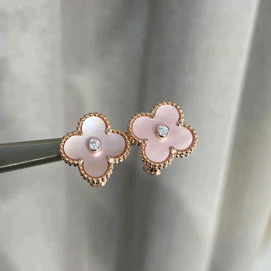 [Glow Muse]CLOVER MEDIUM 1 MOTIFS  PINK MOP DIAMOND EARRINGS