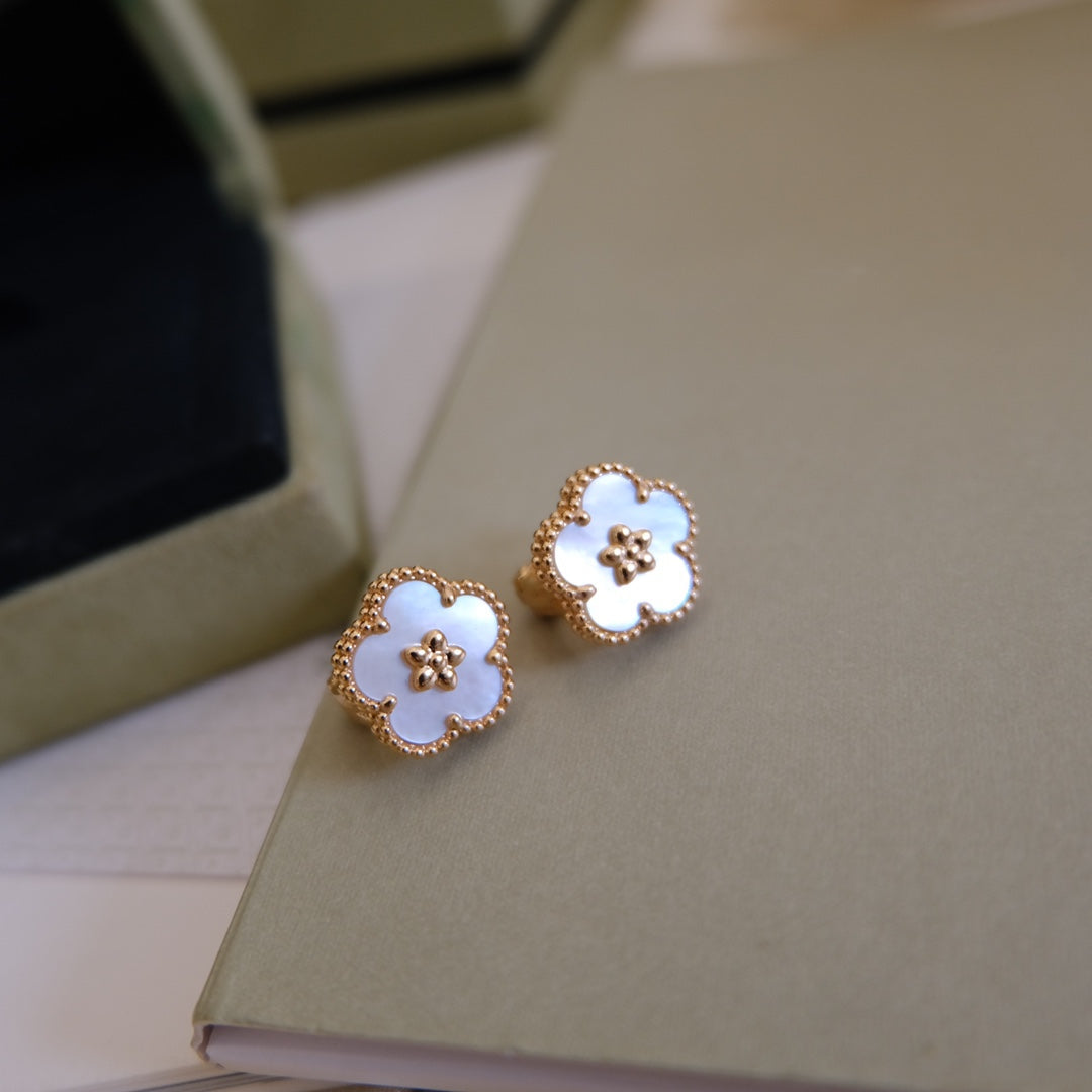 [Glow Muse]LUCKY PINK GOLD WHITE MOP EARRINGS