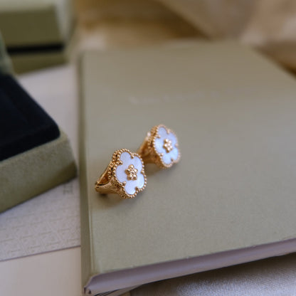 [Glow Muse]LUCKY PINK GOLD WHITE MOP EARRINGS