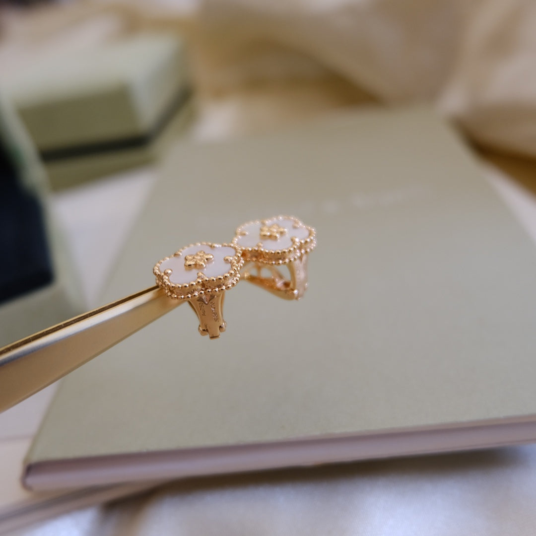 [Glow Muse]LUCKY PINK GOLD WHITE MOP EARRINGS
