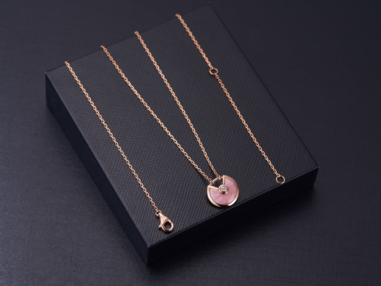 [Glow Muse]AMULETTE ROSE GOLD PINK MOP NECKLACE