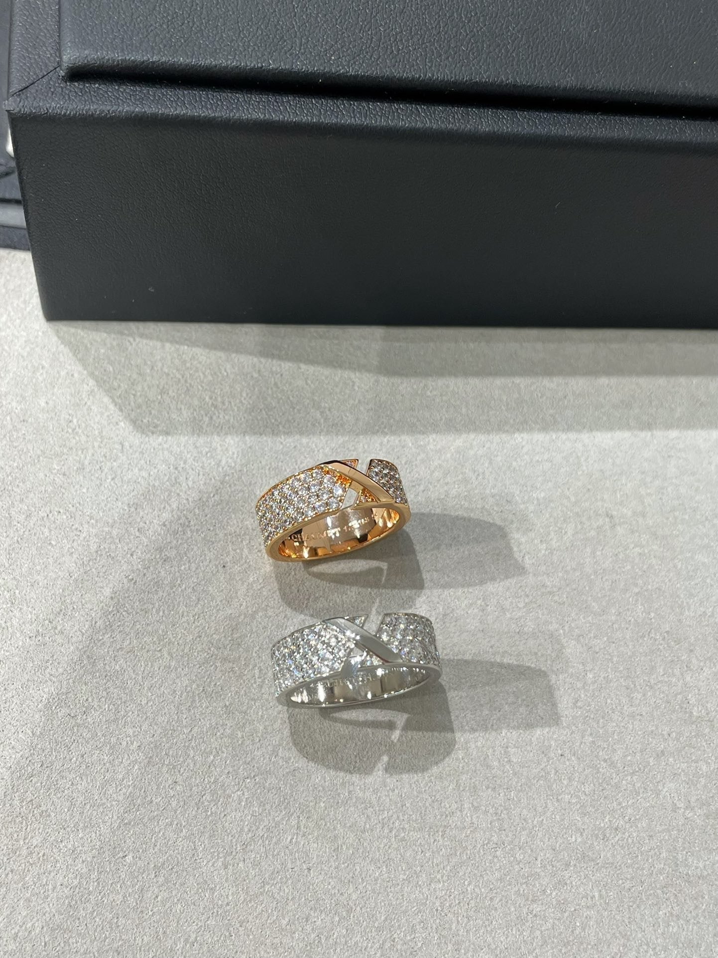 [Glow Muse]LIENS EVIDENCE  DIAMOND PAVED RING