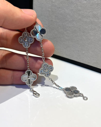 [Glow Muse] CLOVER 5 MOTIF LASER BRACELET COLLECTION
