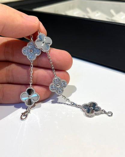 [Glow Muse] CLOVER 5 MOTIF LASER BRACELET COLLECTION