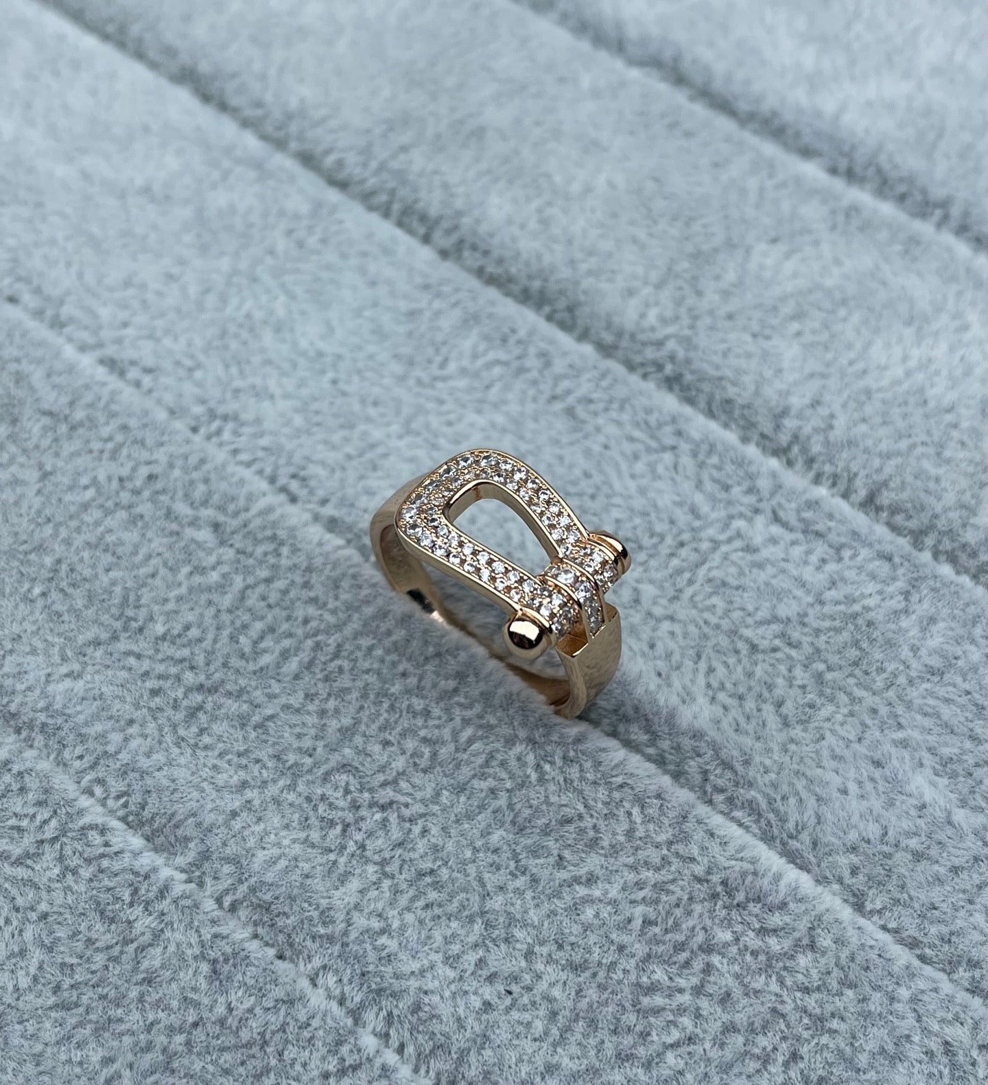 [Glow Muse]Wide Hoof-Shaped Diamond-Studded Ring