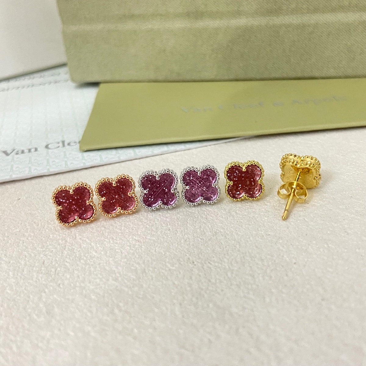[⭐Glow Muse]2026 NEW MINI CLOVER 1 MOTIF  BUBBLE PINK ENAMEL