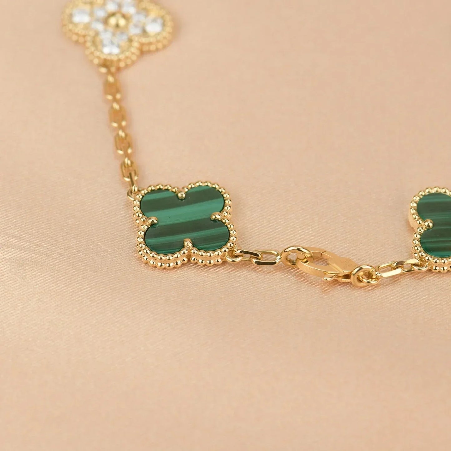 [⭐Glow Muse] CLOVER 5 MOTIF MALACHITE BRACELET COLLECTION