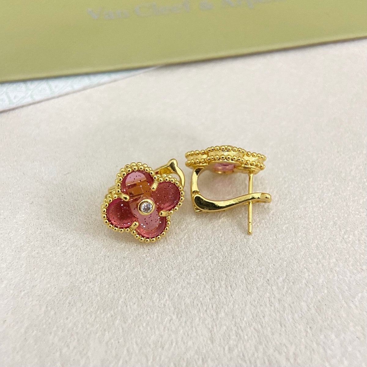 [⭐Glow Muse]2026 NEW  CLOVER 1 MOTIFPINK ENAMEL STUD EARRINGS WITH DIAMONDS2