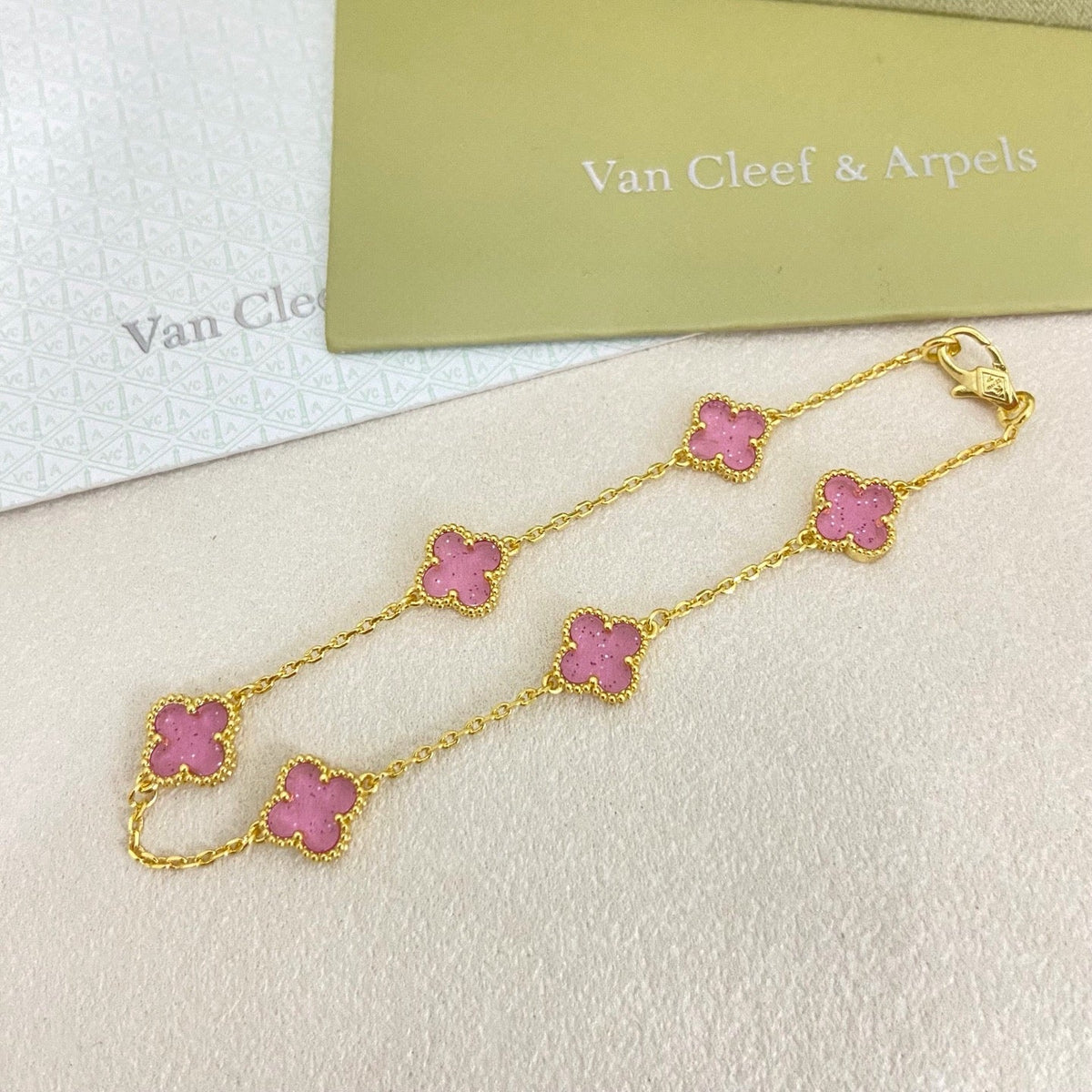 [⭐Glow Muse]2026 NEW CLOVER 6 MOTIF BUBBLE PINK ENAMEL BRACELET