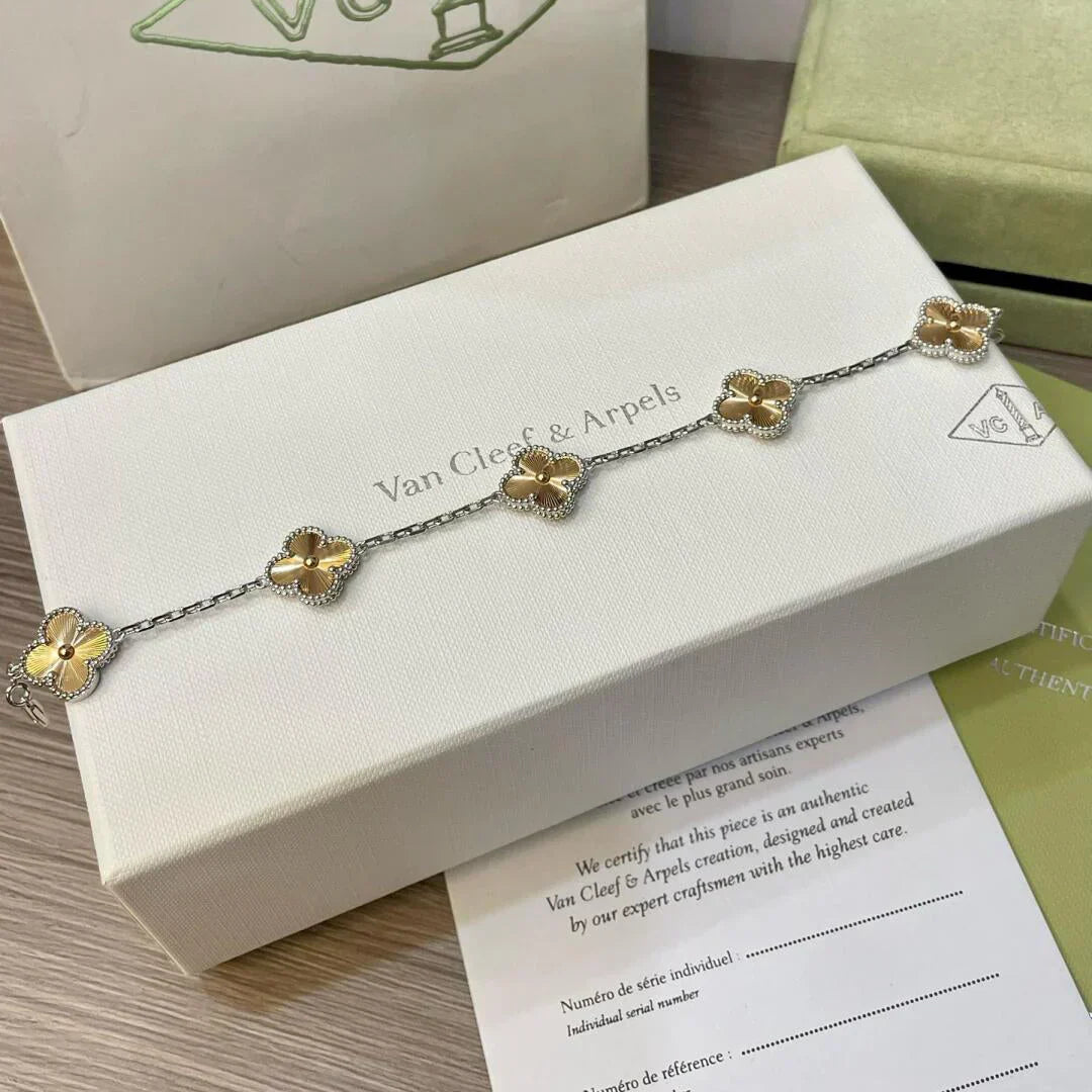 [Glow Muse] CLOVER 5 MOTIF LASER BRACELET COLLECTION