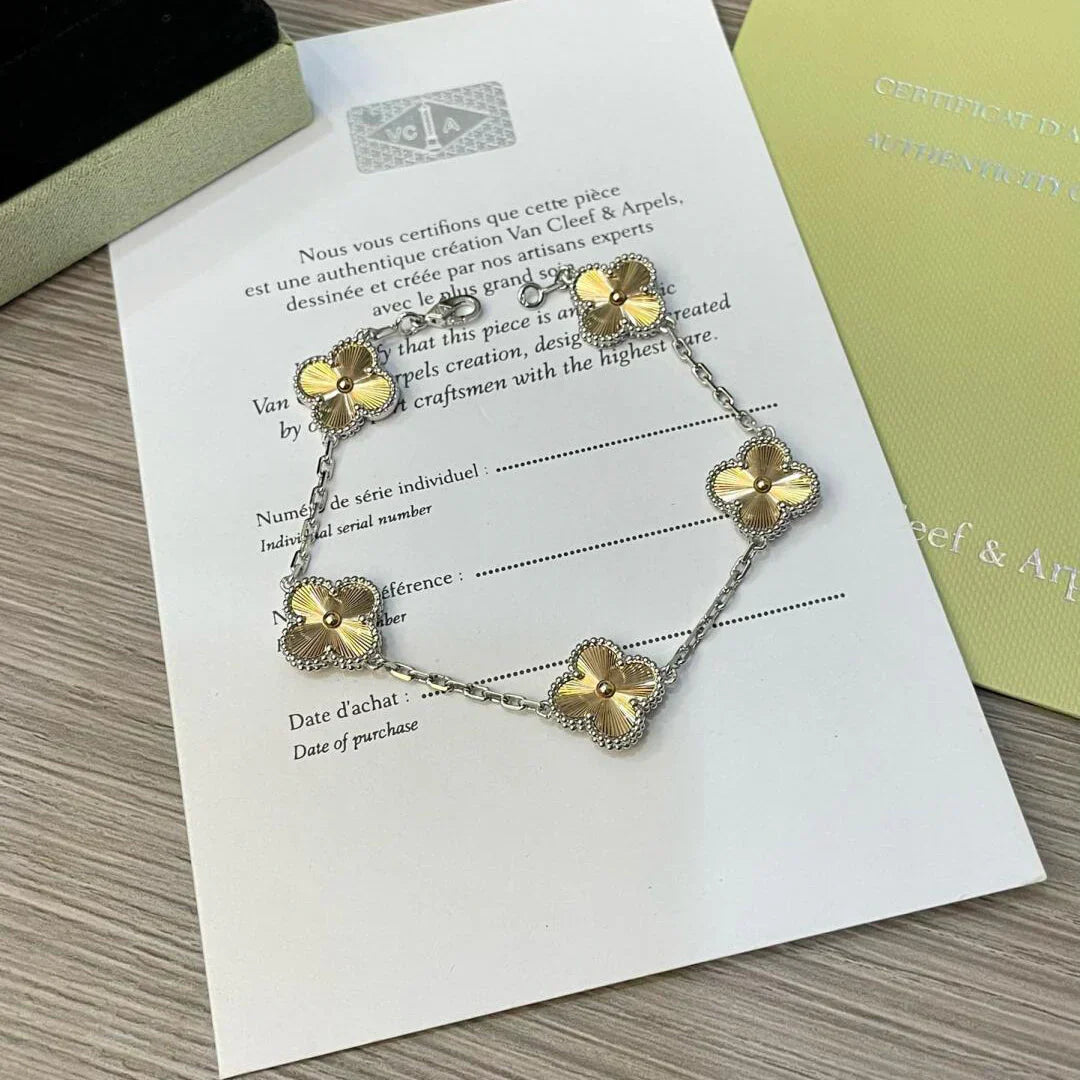 [⭐Glow Muse] CLOVER 5 MOTIF LASER BRACELET COLLECTION