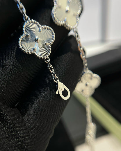 [Glow Muse] CLOVER 5 MOTIF LASER BRACELET COLLECTION