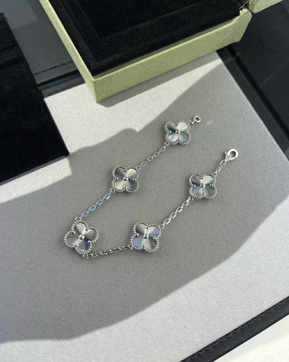 [Glow Muse] CLOVER 5 MOTIF LASER BRACELET COLLECTION